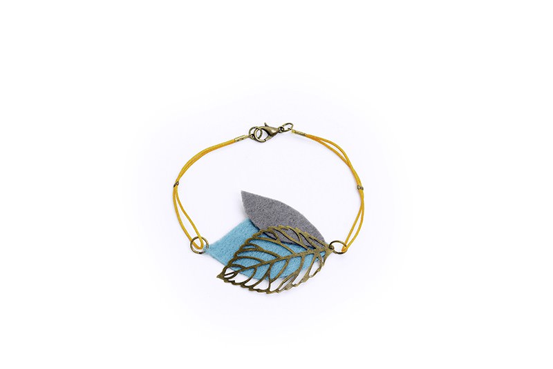 Voir le tuto Bracelet à feuilles Bracelet à feuilles
