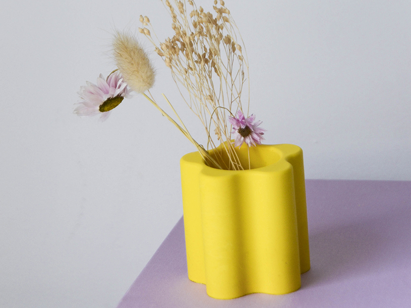 Voir le tuto : Le vase fleur en jesmonite Le vase fleur en jesmonite