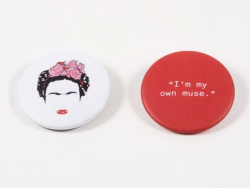 Acheter Lot de 2 badges la Muse Frida - Isol Barcelona - 4,19 € en ligne sur La Petite Epicerie - Loisirs créatifs