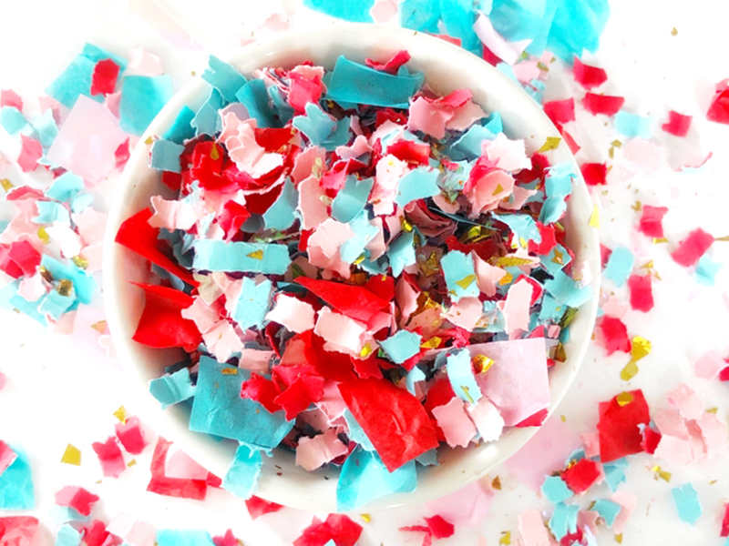 Acheter Mélange de confettis Candyland - Tons bleu, rose , rouge - 9,99 € en ligne sur La Petite Epicerie - Loisirs créatifs