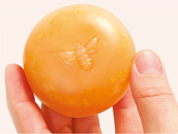 Acheter Coffret DIY - Savons au miel et à la camomille - 16,29 € en ligne sur La Petite Epicerie - Loisirs créatifs