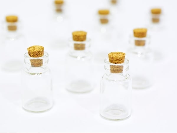 Acheter 10 fioles en verre 2,6 cm - 8,00 € en ligne sur La Petite Epicerie - Loisirs créatifs