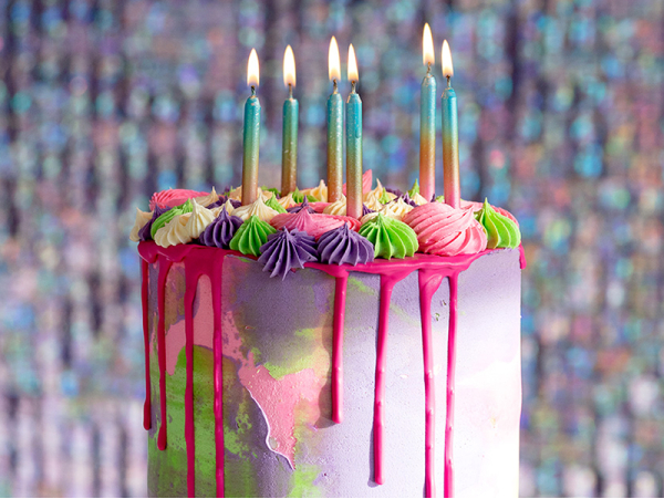 Craquez pour ces 8 bougies pastels avec support pour un anniversaire !