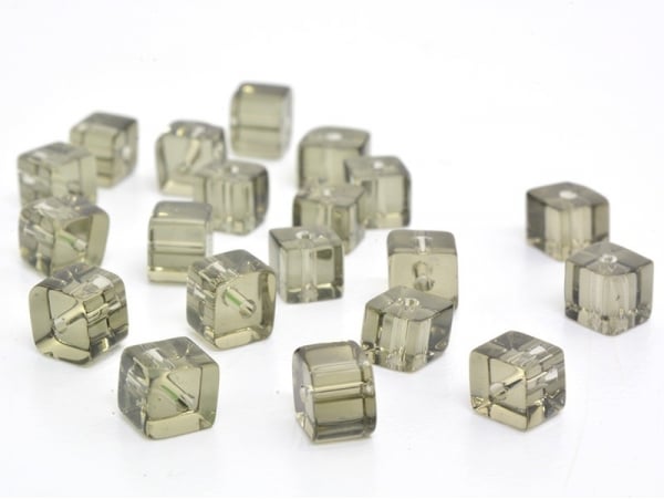 Acheter 20 perles cubes en plastique 4 mm- gris - 0,59 € en ligne sur La Petite Epicerie - Loisirs créatifs