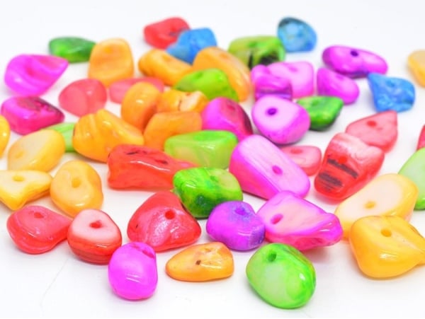 Acheter 50 perles coquille chips - multicolores - 1,99 € en ligne sur La Petite Epicerie - Loisirs créatifs