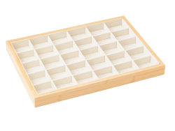 Plateau d’exposition bijoux en velours beige sur support bambou