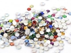 Acheter 100 strass diamants multicolores - 1,49 € en ligne sur La Petite Epicerie - Loisirs créatifs