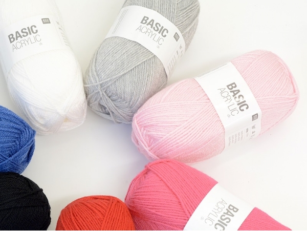 Acheter Laine à tricoter "Basic Acrylic" - gris clair - 3,30 € en ligne sur La Petite Epicerie - Loisirs créatifs