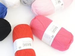 Acheter Laine à tricoter "Basic Acrylic" - rouge - 3,30 € en ligne sur La Petite Epicerie - Loisirs créatifs