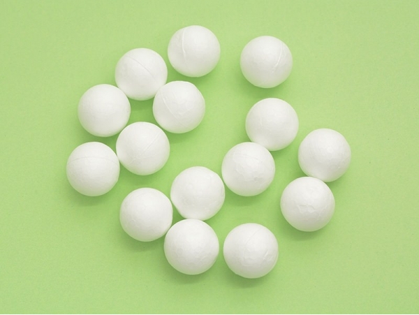 Acheter Lot de 15 boules polystyrène 2,5 cm - blanc - 1,99 € en ligne sur La Petite Epicerie - Loisirs créatifs