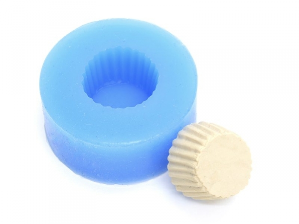 Acheter Moule en silicone - Base de petit cupcake / muffin Ø13 mm - 3,90 € en ligne sur La Petite Epicerie - Loisirs créatifs