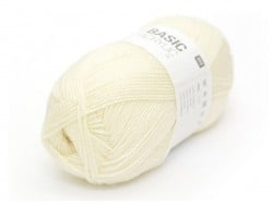 Acheter Laine à tricoter "Basic Acrylic" - écru - 2,69 € en ligne sur La Petite Epicerie - Loisirs créatifs