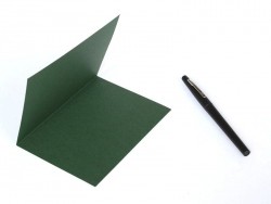 Acheter 1 feuille de papier à lettre - Vert foncé - 0,59 € en ligne sur La Petite Epicerie - Loisirs créatifs