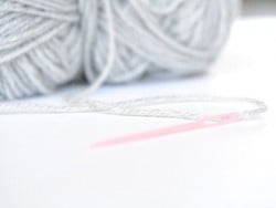 Acheter Aiguille à laine - couleur aléatoire - 0,19 € en ligne sur La Petite Epicerie - Loisirs créatifs