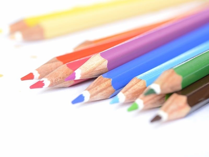 Acheter 12 Crayons de couleur - 3,80 € en ligne sur La Petite Epicerie - Loisirs créatifs