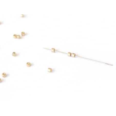 Acheter 8 Aiguilles à perler - 3,45 € en ligne sur La Petite Epicerie - Loisirs créatifs