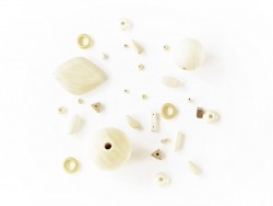 Acheter 10 perles en bois - Ronde 30 mm - 4,80 € en ligne sur La Petite Epicerie - Loisirs créatifs