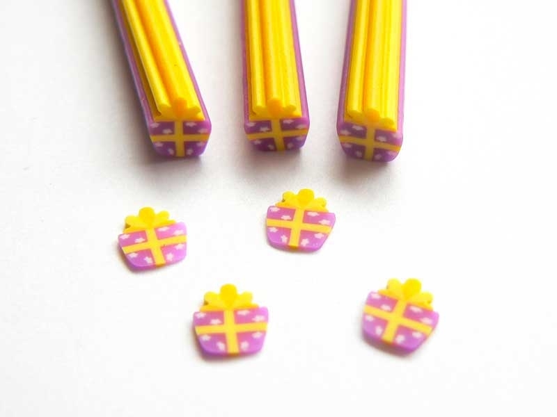 Acheter Cane cadeau violet et jaune - 0,49 € en ligne sur La Petite Epicerie - Loisirs créatifs