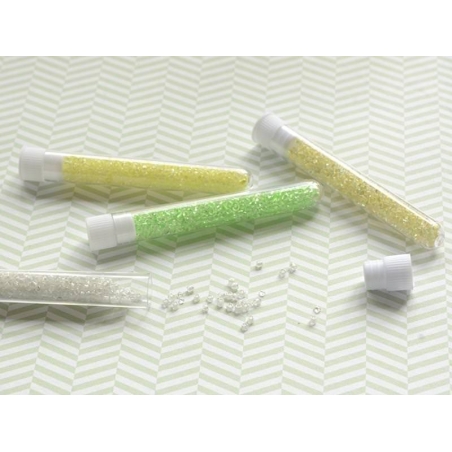 Acheter Tube de 350 perles transparentes à inclusions colorées - blanc - 0,99 € en ligne sur La Petite Epicerie - Loisirs cré...