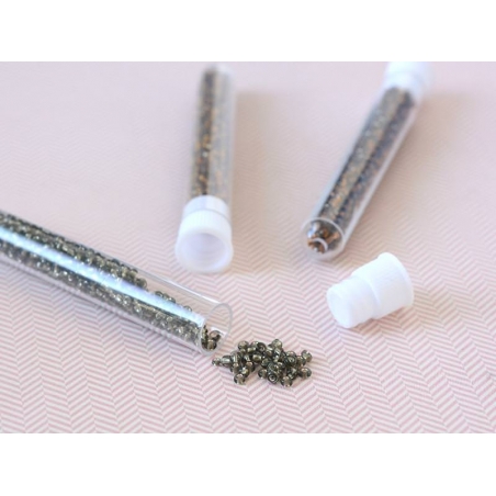 Acheter Tube de 350 perles à inclusions argentés - gris - 0,99 € en ligne sur La Petite Epicerie - Loisirs créatifs