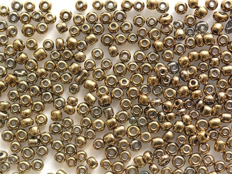 Acheter Tube de 350 perles métallisées - bronze - 0,99 € en ligne sur La Petite Epicerie - Loisirs créatifs