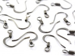Acheter 10 paires de boucles d'oreilles - crochets plats - couleur noir métallisé - 2,19 € en ligne sur La Petite Epicerie - ...