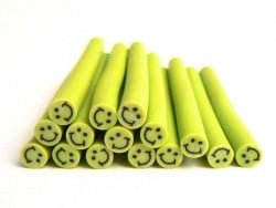 Acheter Cane sourire Vert pomme- en pâte polymère pour le modelage - 0,49 € en ligne sur La Petite Epicerie - Loisirs créatifs