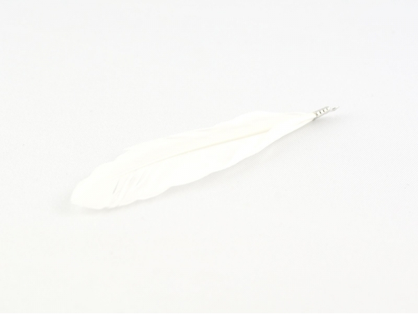 Acheter Une plume breloque - blanc - 0,59 € en ligne sur La Petite Epicerie - Loisirs créatifs