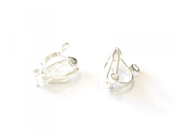 Acheter 1 paire de boucles d'oreilles clip - argenté clair - 0,39 € en ligne sur La Petite Epicerie - Loisirs créatifs