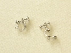 Acheter 1 paire de boucles d'oreilles clip à vis - argenté foncé - 1,09 € en ligne sur La Petite Epicerie - Loisirs créatifs