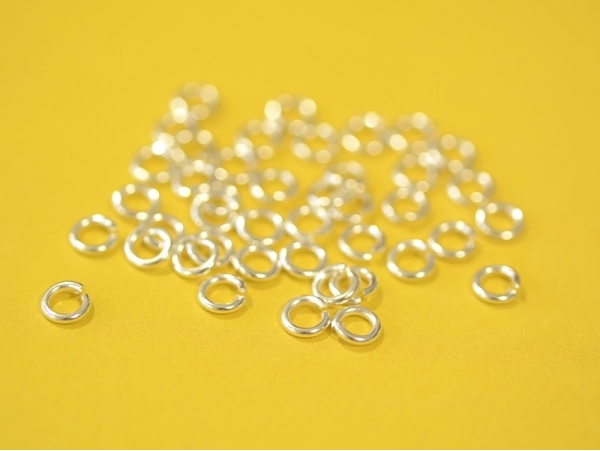 Acheter 100 anneaux argenté clair - 5 mm - 2,19 € en ligne sur La Petite Epicerie - Loisirs créatifs