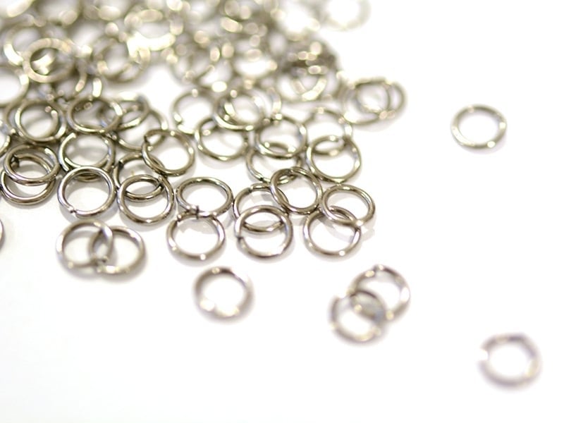 Acheter 100 anneaux couleur argenté - 5 mm - 0,29 € en ligne sur La Petite Epicerie - Loisirs créatifs
