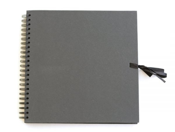 Acheter Grand album scrapbooking - carton noir - 17,90 € en ligne sur La Petite Epicerie - Loisirs créatifs