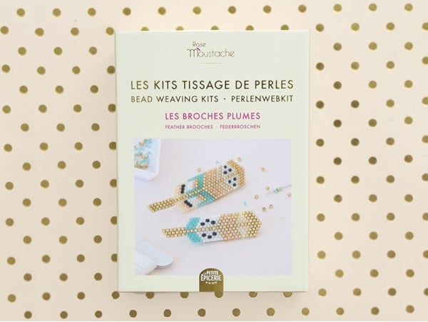 Acheter Kit Rose Moustache - tissage de perles miyuki - les broches plumes - 19,99 € en ligne sur La Petite Epicerie - Loisir...