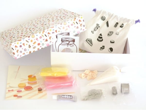 Acheter Kit DIY mes bijoux gourmands - macarons - 19,99 € en ligne sur La Petite Epicerie - Loisirs créatifs