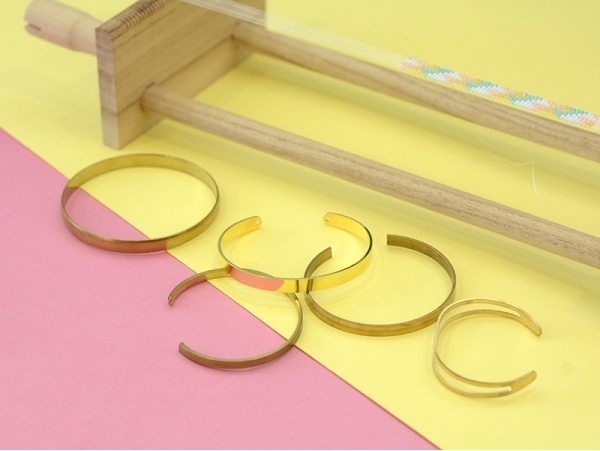 Acheter Bracelet manchette dorée percée - 6 mm - 2,49 € en ligne sur La Petite Epicerie - Loisirs créatifs