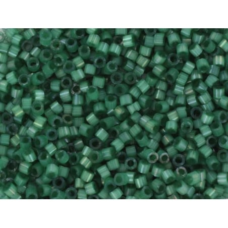 Acheter Miyuki Delicas 11/0 - Silk Satin dyed emerald 1814 - 2,49 € en ligne sur La Petite Epicerie - Loisirs créatifs