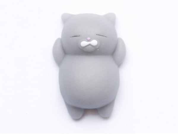 Acheter Mini squishy chat gris qui dort - anti-stress en ligne