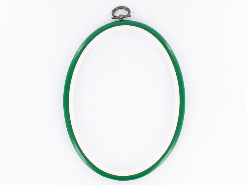 Acheter Tambour à broder ovale vert - 25.5 x 20 cm - 2,49 € en ligne sur La Petite Epicerie - Loisirs créatifs