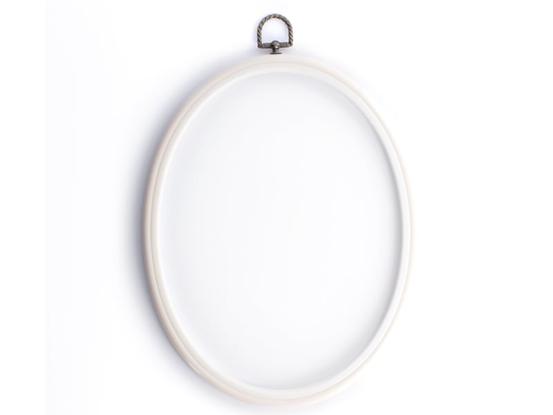 Acheter Tambour à broder ovale blanc - 25x20 cm - 10,13 € en ligne sur La Petite Epicerie - Loisirs créatifs