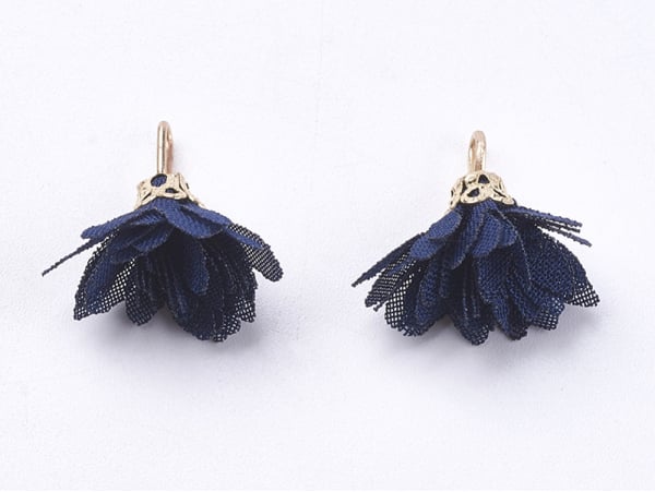 Acheter Pendentif fleur pompon en organza - bleu marine - 0,49 € en ligne sur La Petite Epicerie - Loisirs créatifs