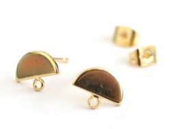 Acheter Paire de puces d'oreilles avec plateau demi-cercle - dorée à l'or fin 18K - 3,99 € en ligne sur La Petite Epicerie - ...