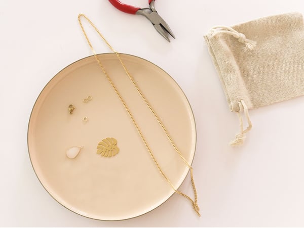 Acheter Collier Madame Patachou blanc - Kit bijoux précieux dorés à l'or fin - 9,99 € en ligne sur La Petite Epicerie - Loisi...