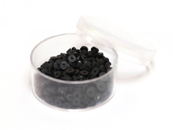 Acheter Boite de perles rondelles heishi 3 mm - noir - 1,99 € en ligne sur La Petite Epicerie - Loisirs créatifs