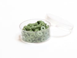 Acheter Boite de perles rondelles heishi 6 mm - vert olive - 1,99 € en ligne sur La Petite Epicerie - Loisirs créatifs
