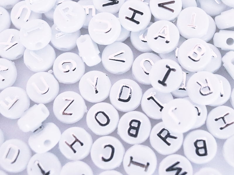 Acheter Lot de 200 perles rondes alphabet - lettres argentées - 6,69 € en ligne sur La Petite Epicerie - Loisirs créatifs