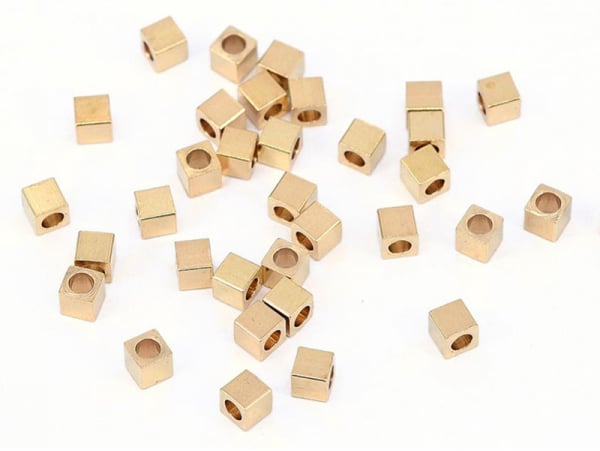 Acheter 20 perles cubes en laiton sans placage - 3 mm - 1,19 € en ligne sur La Petite Epicerie - Loisirs créatifs