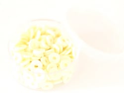 Acheter Boite de perles rondelles heishi 6 mm - ivoire - 2,59 € en ligne sur La Petite Epicerie - Loisirs créatifs