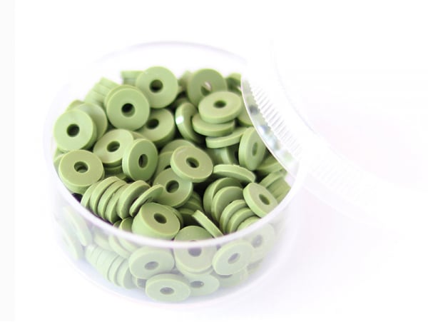 Acheter Boite de perles rondelles heishi 6 mm - vert kaki - 2,59 € en ligne sur La Petite Epicerie - Loisirs créatifs