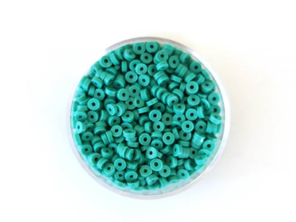 Acheter Boite de perles rondelles heishi 3 mm - vert nature - 2,59 € en ligne sur La Petite Epicerie - Loisirs créatifs